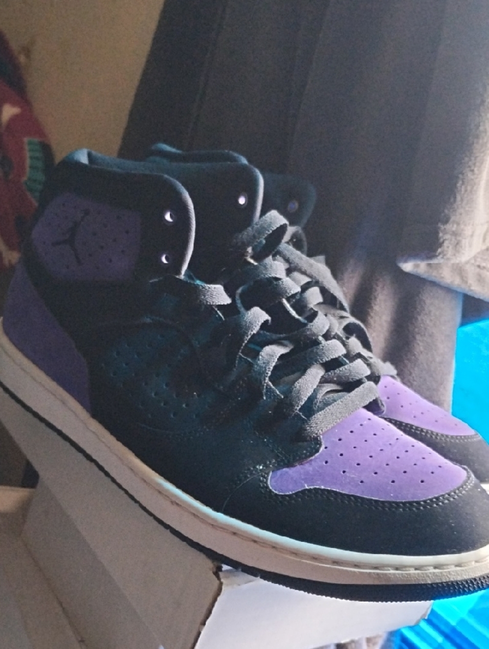 Air Jordan Style High-Top Sneakers in Black and Purple